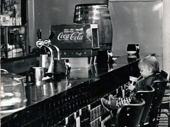 eckarts luncheonette lunch westhampton beach cozy