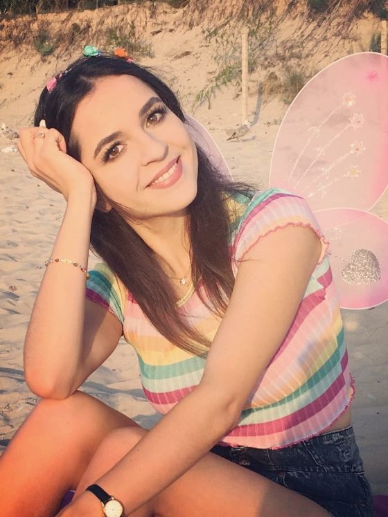 girl smile woman portrait