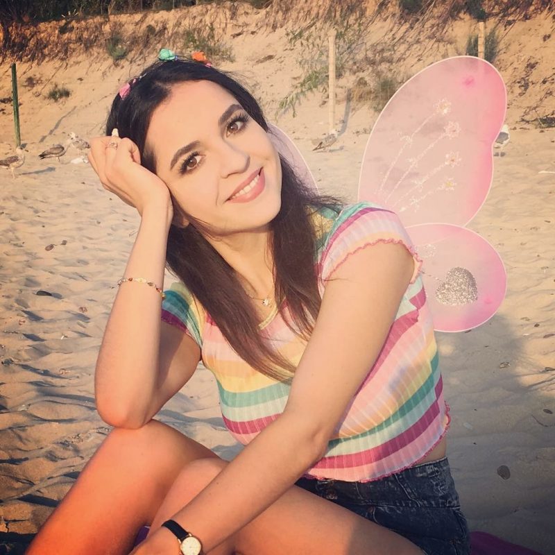 girl smile woman portrait